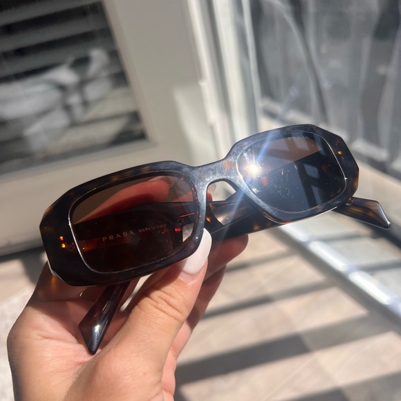 Prada Rectangular sunglasses - Picture 6 of 7